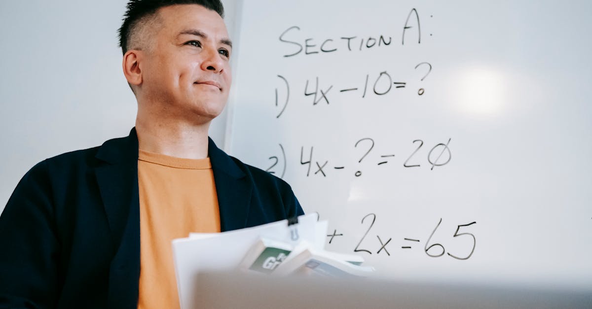 découvrez l'expertise des professeurs de notre école de commerce, des professionnels passionnés qui allient théorie et pratique pour former les leaders de demain. notre corps professoral, composé d'enseignants-chercheurs et de praticiens de l'industrie, propose un enseignement de qualité axé sur l'innovation et l'entrepreneuriat.