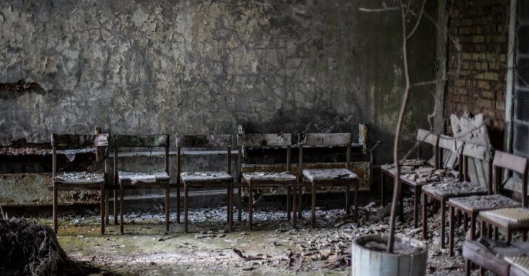 découvrez le concept de 'collapse', une tendance en matière de durabilité et de résilience face aux crises environnementales et sociétales. apprenez comment cette approche encourage une réflexion sur les modes de vie actuels et propose des alternatives pour un avenir plus soutenable.