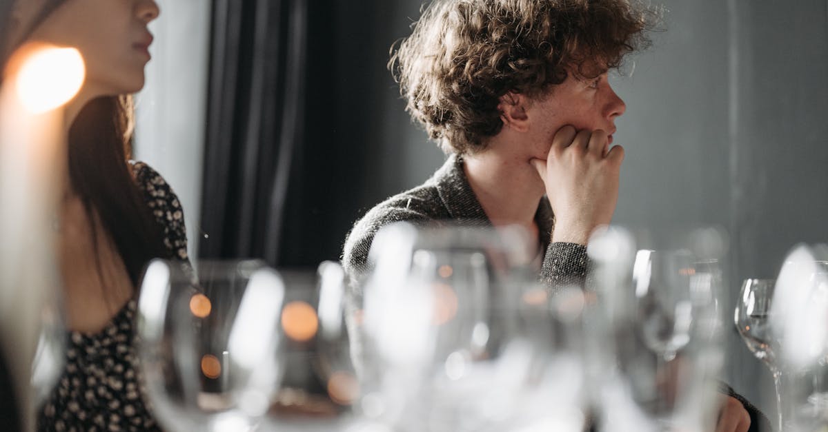 découvrez l'art des évaluations culinaires, où chaque plat est analysé avec précision et passion. explorez les critères d'évaluation, des saveurs aux textures, et apprenez à juger comme un professionnel de la gastronomie.