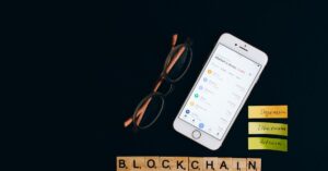 découvrez dogecoin, la cryptomonnaie amusante et populaire qui a captivé le monde entier. apprenez-en davantage sur son utilisation, son histoire et pourquoi elle continue d'inspirer des millions d'investisseurs et de passionnés.