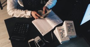 découvrez l'univers des entrepreneurs : inspiration, conseils et ressources pour vous aider à lancer et développer votre entreprise avec succès. rejoignez une communauté dynamique et apprenez des stratégies clés pour surmonter les défis de l'entrepreneuriat.
