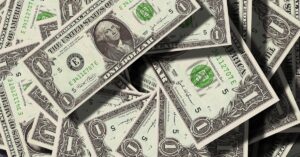 découvrez tout ce qu'il faut savoir sur l'argent : son rôle dans l'économie, les différentes formes de monnaie, comment gérer vos finances personnelles et des conseils pratiques pour maximiser vos investissements.