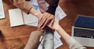 découvrez l'importance des partenariats dans le monde des affaires. apprenez comment établir des collaborations fructueuses et tirer parti des synergies pour atteindre vos objectifs communs.