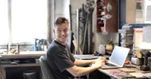 découvrez l'univers fascinant des side projects : des projets personnels qui stimulent votre créativité, enrichissent vos compétences et peuvent même devenir un business rentable. apprenez comment les développer efficacement et les intégrer à votre vie professionnelle.
