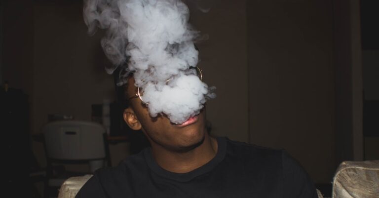 découvrez les implications et les conséquences de l'interdiction de la vape. informez-vous sur les raisons qui sous-tendent cette décision, son impact sur les consommateurs et l'industrie de la vape en france.