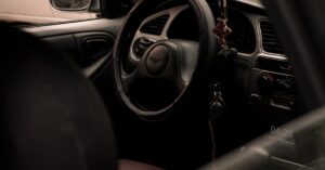 découvrez les causes et les conséquences du vol de voiture, ainsi que des conseils pratiques pour sécuriser votre véhicule et réduire les risques de cambriolage. protégez votre automobile et informez-vous sur les dernières tendances en matière de sécurité.