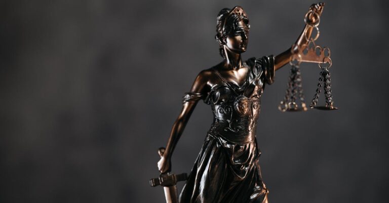 découvrez tout ce qu'il faut savoir sur les poursuites judiciaires : processus, types de litiges, conseils pratiques et droits des parties. informez-vous pour mieux comprendre les défis et stratégies liés aux actions en justice.
