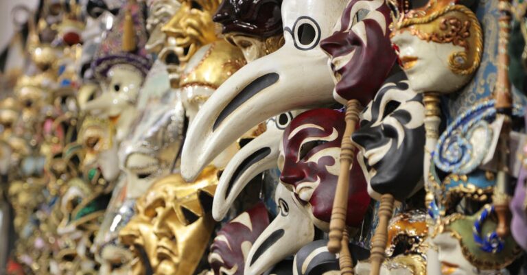 découvrez notre boutique de souvenirs, un véritable trésor d'objets uniques et mémorables qui capturent l'essence de votre voyage. explorez une gamme variée de cadeaux locaux, d'artisanat et de souvenirs afin de célébrer vos moments inoubliables.