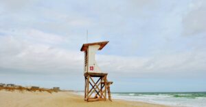découvrez la caroline du nord, un état américain riche en paysages diversifiés, culture vibrante et activités de plein air. explorez ses montagnes majestueuses, ses plages pittoresques et ses villes dynamiques comme charlotte et raleigh.