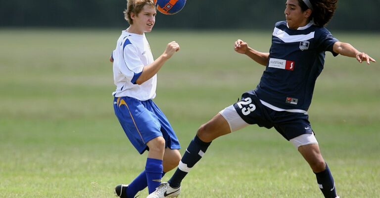 découvrez l'univers dynamique des sports pour la jeunesse, où les jeunes athlètes développent leurs compétences, tissent des amitiés et apprennent des valeurs essentielles telles que le travail d'équipe et le respect. rejoignez-nous pour explorer les différentes disciplines, conseils d'entraînement et bienfaits des activités sportives pour les adolescents !